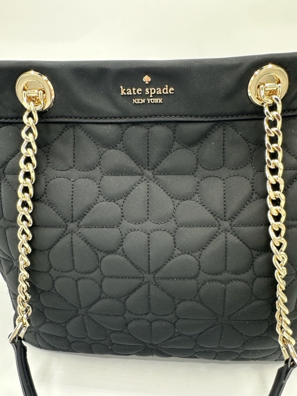 💰PRICE DROP💰 Kate Spade Spade Flower Quilted Medium Tote Black Chain Strap - Picture 2 of 14